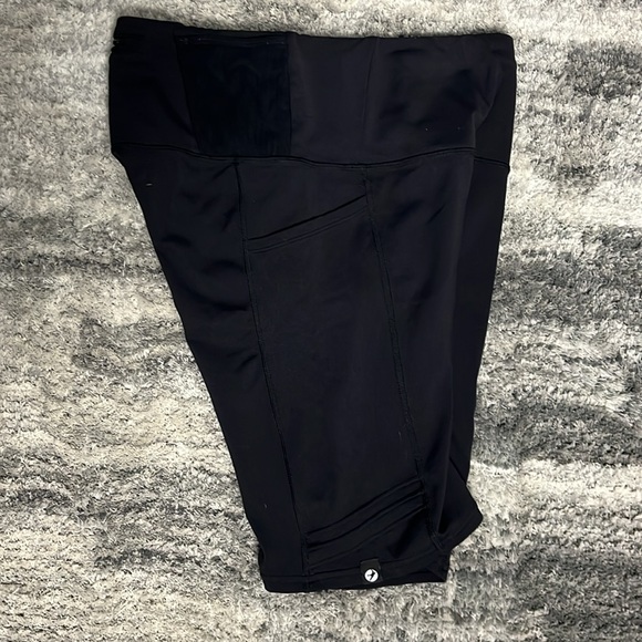 Oiselle pocket jogger long shorts, size 10 - Picture 4 of 5